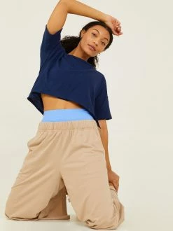 Core Cropped Tee